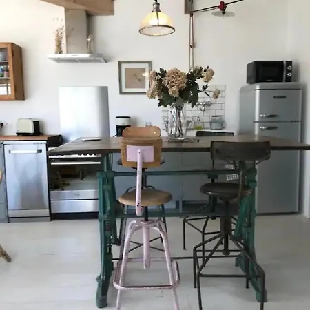 Le Nid Du Heron, Maison Avec Piscine Chauffee Privative Au Coeur De نانت