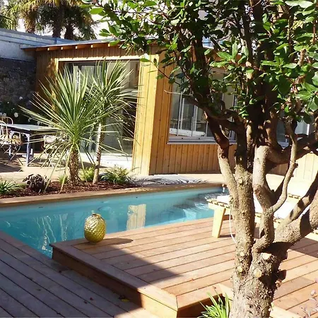 Ferienhaus Le Nid Du Heron, Maison Avec Piscine Chauffee Privative Au Coeur De Nantes