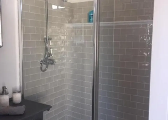 Le Nid Du Heron, Maison Avec Piscine Chauffee Privative Au Coeur De Nantes