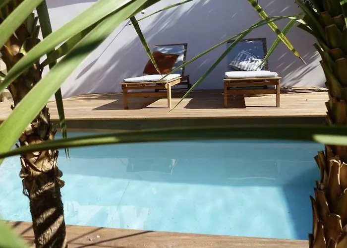 Le Nid Du Heron, Maison Avec Piscine Chauffee Privative Au Coeur De * Nantes