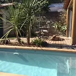Le Nid Du Heron, Maison Avec Piscine Chauffee Privative Au Coeur De Nantes